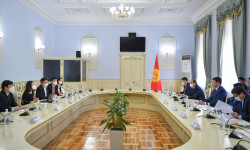 Улукбек Марипов встретился с председателем корпорации «BS Group» Пак Хё Рин