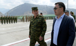 Баткен: Президент посетил погранзаставу "Капчыгай"