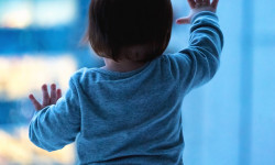 Почти 4 тыс детей были оставлены родителями-мигрантами совершенно чужим людям  