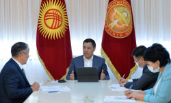 Президент Садыр Жапаров принял министра образования и науки Болотбека Купешева