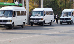 В Бишкеке уже третий день подряд продолжается бойкот водителей минибусов