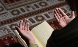 В мечетях Кыргызстана разрешили совершать пятничные молитвы