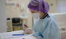 В Кыргызстане за сутки выявили еще 459 случаев внебольничной пневмонии и COVID-19