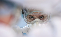 В Кыргызстане за сутки выявили еще 787 случаев внебольничной пневмонии и COVID-19