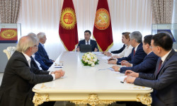 Садыр Жапаров встретился с почетными консулами Кыргызстана в ФРГ