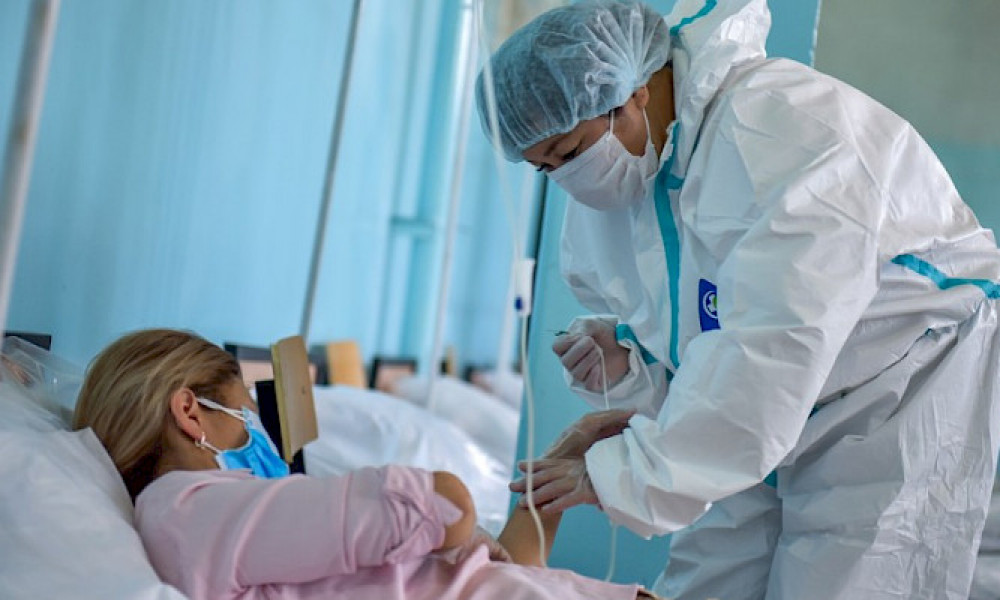 COVID-19: Увеличилось число больных среди молодежи и детей