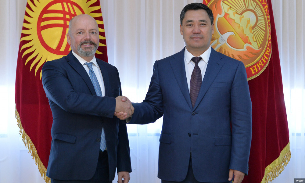 Садыр Жапаров ЕРӨБдүн Борбор Азия боюнча региондук директору Нил Маккейн менен жолугушту