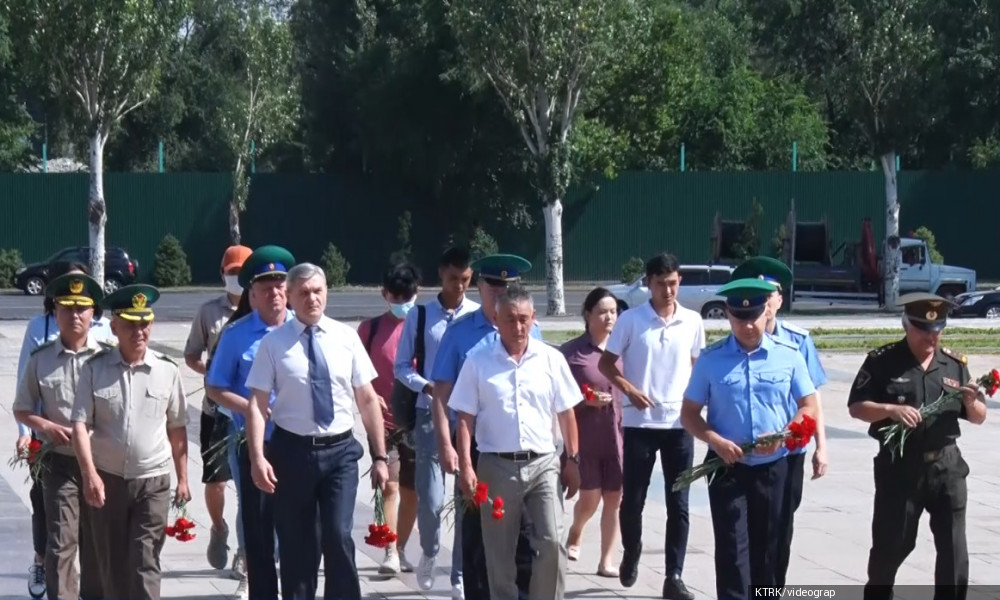 Улуу Ата Мекендик Согуш учурунда немецтик фашисттерге туруштук берген чек арачылар эскерилди