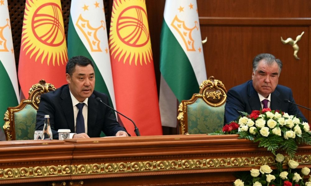 Президенты Садыр Жапаров и Эмомали Рахмон приняли совместное заявление