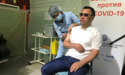 Мамлекет башчы Садыр Жапаров бүгүн вакцина алды