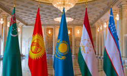 Президент Түркмөнстандагы консультативдик жолугушууга катышат