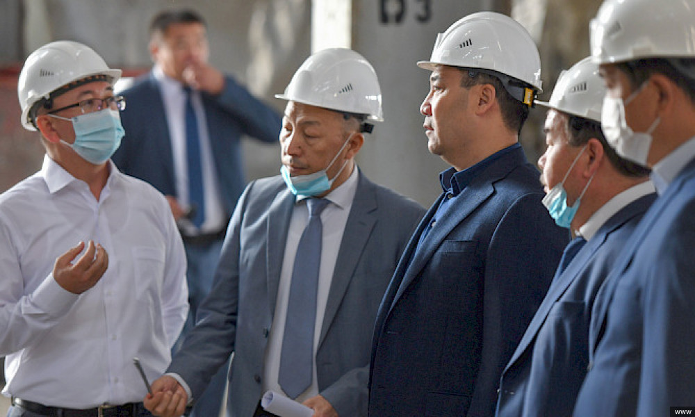 Президент Садыр Жапаров ознакомился с состоянием ТЭЦ-2 Бишкека