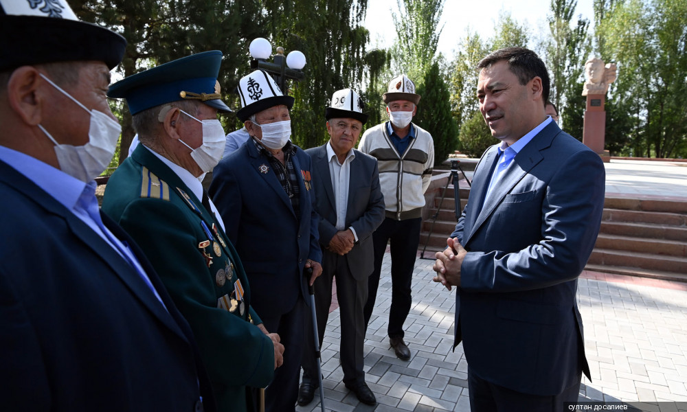 Президент возложил цветы к памятнику Абдрахманова