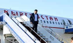Президент Садыр Жапаровдун Тажикстанга иш сапары соңуна чыкты