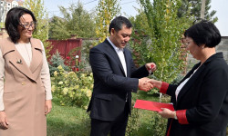 Садыр Жапаровдун үй-бүлөсү Бишкек шаарындагы өз үйүн «МИК» ААКсына өткөрүп берди