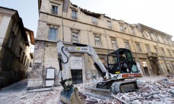 Италияда болгон зилзаладан 159 адам каза тапты