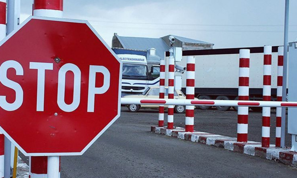 Чек арачылар үч күн бою Баткенде мыйзамсыз жүк ташыгандарды кармады 