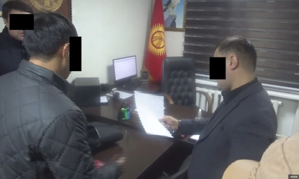 УКМК: пара талап кылуу фактысы менен кармалган прокурордун орун басары камалды   