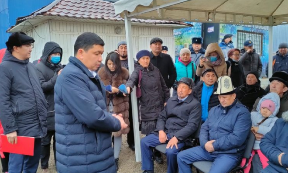Жителям жилмассива Жер-Ынтымагы вручили технические паспорта на участки