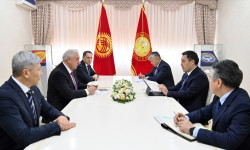 Президент Садыр Жапаров принял председателя Коллегии ЕЭК Михаила Мясниковича