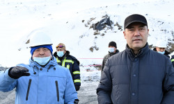 Президент Садыр Жапаров посетил рудник Кумтор