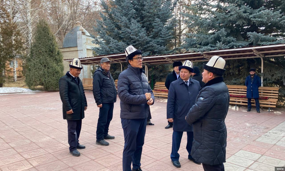 Эдиль Байсалов находится с рабочей поездкой в Таласской области