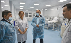Акылбек Жапаров провёл совещание в Министерстве здравоохранения и посетил ряд больниц