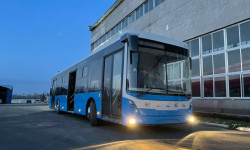 В Кыргызстане выпущен первый пассажирский автобус