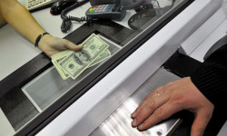 Почти $2,8 млрд перевели мигранты в Кыргызстан за прошлый год