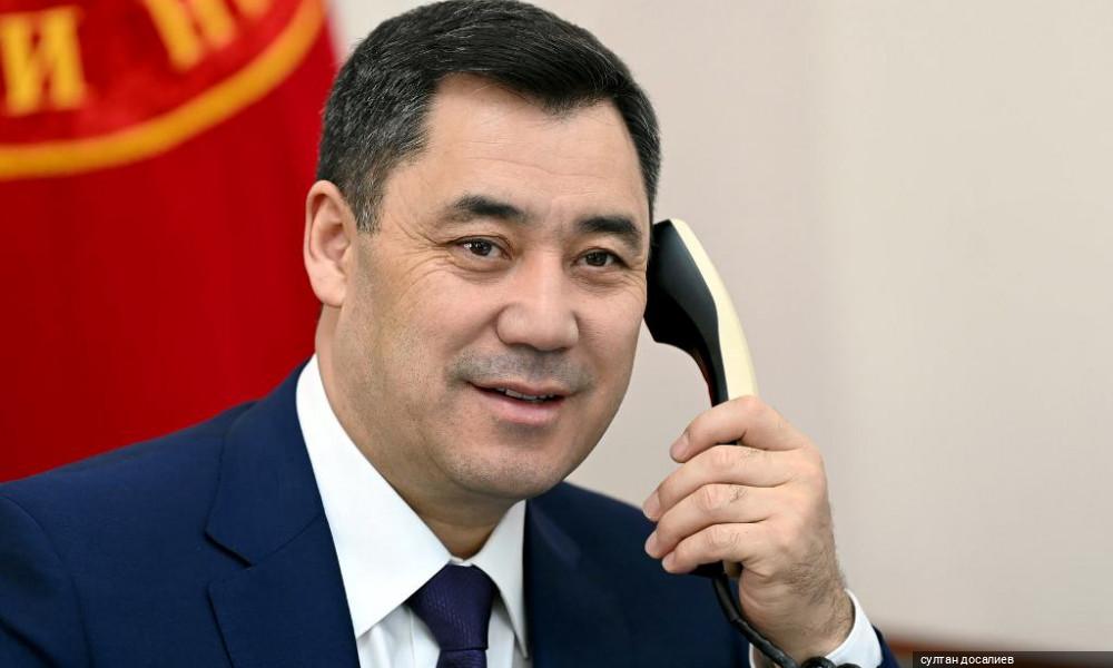 Президент Садыр Жапаров Роза Айтматованы 85 жаш мааракеси менен куттуктады