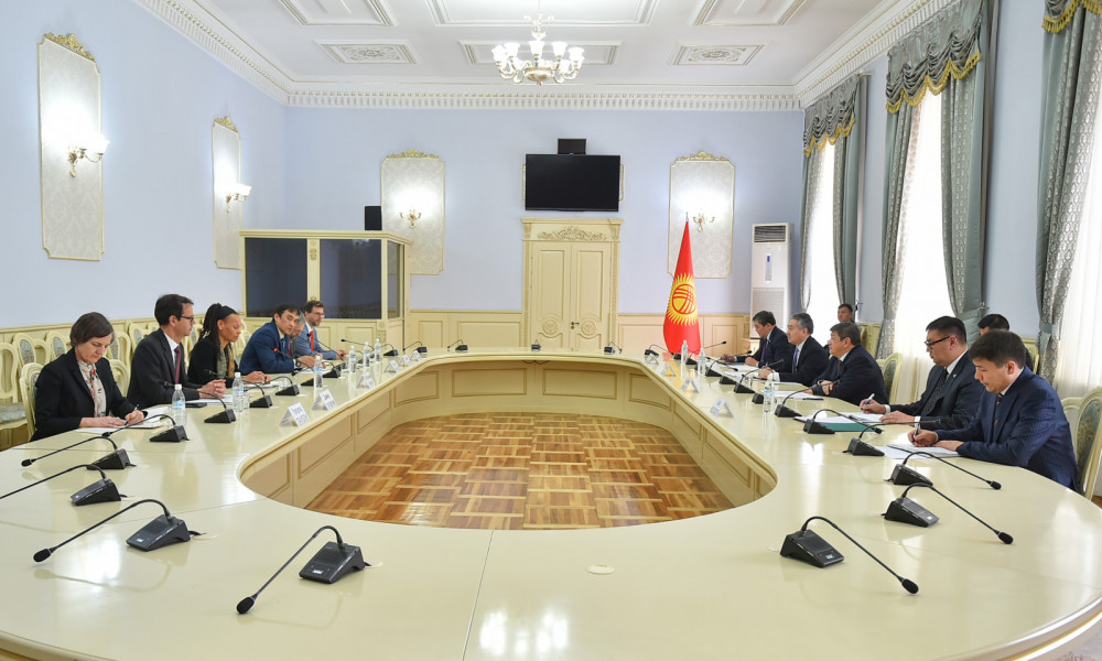 Акылбек Жапаров принял делегацию Швейцарской конфедерации 