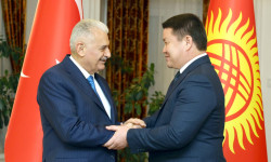 Талант Мамытов встретился с председателем Совета старейшин ОТГ Бинали Йылдырымом 