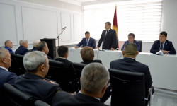 Глава кабмина представил нового полпреда президента в Чуйской области