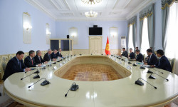 Акылбек Жапаров встретился с Юрием Чиханчиным