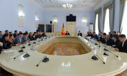 Акылбек Жапаров провел совещание по комплексному и эффективному использованию Кавакского буроугольного бассейна