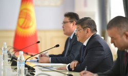 Глава кабмина КР обсудил с управляющим директором ЕБРР в ЦА проекты в сфере бизнеса и «зеленой экономики»