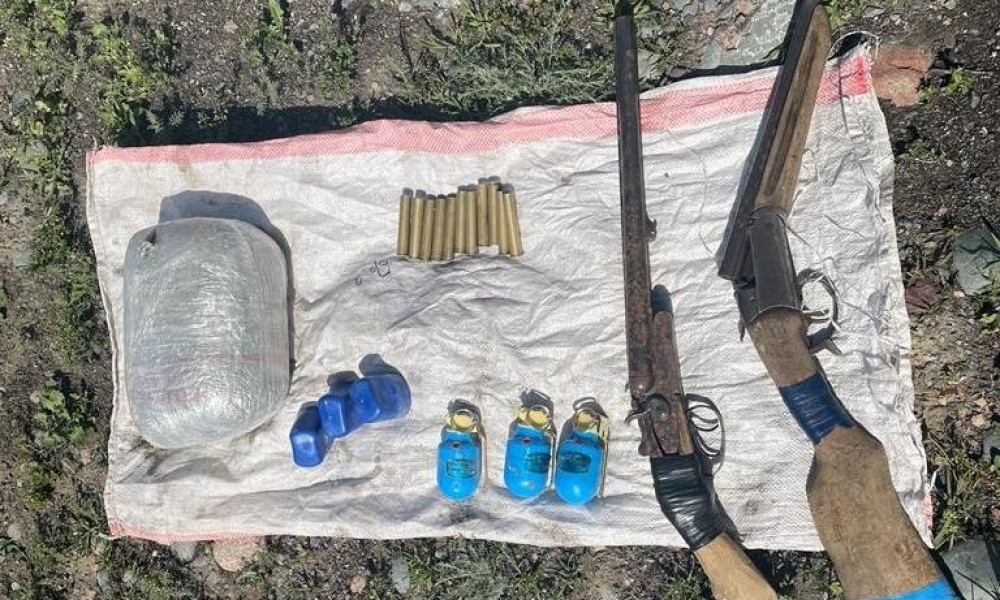 В Бишкеке обнаружен схрон оружия, боеприпасов и наркотиков