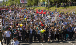 Садыр Жапаров: В Кыргызстане никто не имеет права запрещать шествие «Бессмертного полка»