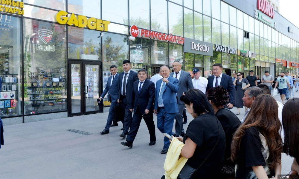 Акылбек Жапаров ознакомился с состоянием центральных улиц города Бишкек