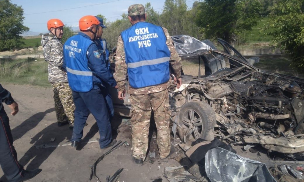 На автодороге Бишкек—Торугарт произошло ДТП. Погибли 4 человека