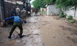 Проливные дожди затопили дома жителей Джалал-Абадской области