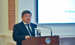 Акылбек Жапаров: Кыргызстан должен научиться нивелировать негативные последствия от миграции и усилить позитивный эффект