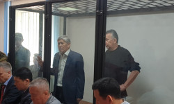 Суд оправдал А.Атамбаева и всех обвиняемых по делу об организации массовых беспорядков в октябре 2020 года 