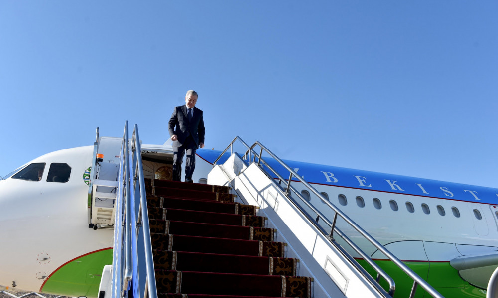 Президент Республики Узбекистан Шавкат Мирзиёев прибыл в Кыргызскую Республику
