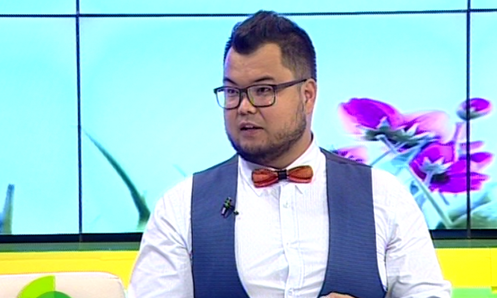 Манас Алыкулов: "Атам  өз учурунда көп кеп-кеңешин берди "