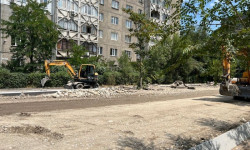 Ремонт ул. Кулатова. На месте срубленных деревьев высадят новые