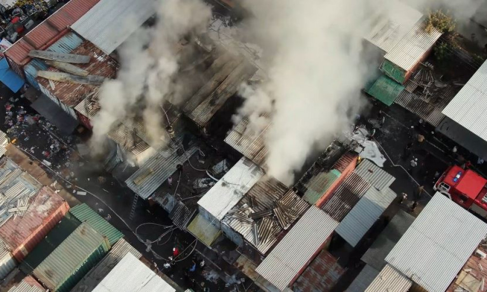 Последствия пожара на рынке «Кудайберген»