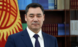 Садыр Жапаров 23-сентябрь - Мамлекеттик тил күнү менен кыргызстандыктарды куттуктады