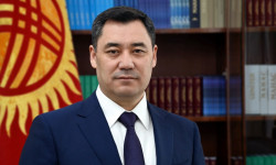 Президент поздравил работников соцзащиты и профсоюзов с профессиональным праздником
