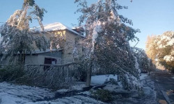 Айдаркен: из-за снега жители остались без света